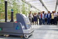 新华鲜报｜32国驻华使节走进内蒙古，点赞中国北疆生机活力！