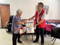 城西社区：情系老人送关爱