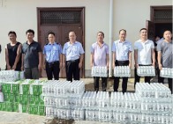 亨运竹山出租车公司开展“夏送清凉”活动