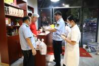 我县严把夜市门店食品安全关