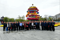 县财政局：重阳秋色暖 共叙夕阳情