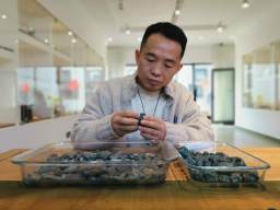 綠松石雕刻作品《自在觀音》