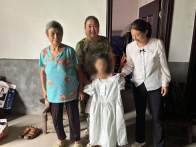 宝丰镇：一条裙子  情暖童心