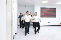 县领导到县公共资源交易中心调研