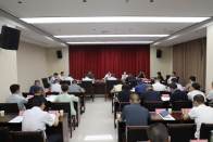 县委理论学习中心组开展集体学习