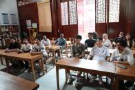 华中科技大学留学生来我县研学