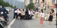 昨天，竹山众人抬车救人感动全城；今天，医院传出最新消息……