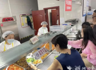 赤壁政府机关食堂成了“十一”景点