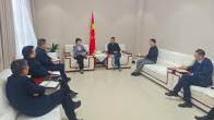 王麗媛會(huì)見(jiàn)浙江卓臣化纖總經(jīng)理汪宗博