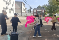 送文艺进福利院    欢声笑语夕阳红