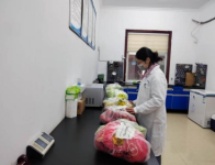 县公共检验检测中心开展果蔬检测守护舌尖安全
