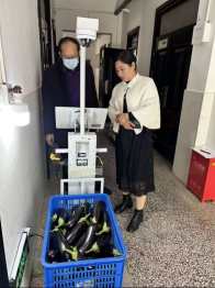 楼台乡：校园陪餐守护学生“舌尖安全”