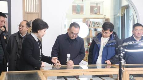 神农架考察组来我县考察调研 