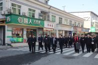 人大代表政协委员观摩新成果  感受新变化激发新动能