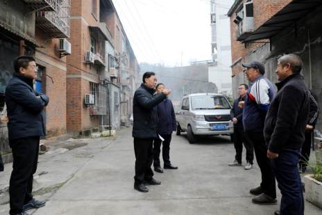 汪正义调研老旧小区改造等工作