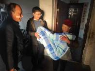 官渡镇：凛冬送关怀 温暖幸福年