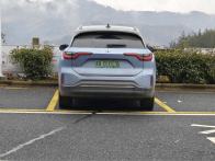 文明出行暖竹山 规范停车显素养