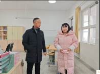 擂鼓镇中心学校走访慰问一线教师