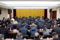 县委理论学习中心组开展集体学习