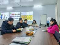 县人社局：送服务进村 送政策到户