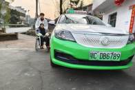 亨运竹山出租车公司：春运护航践初心　优质服务树新风