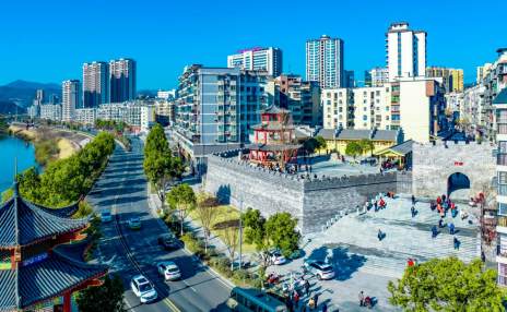 余珂在竹山调研一季度“开门红”工作时强调：锚定目标攻坚实干 奋力实现开局出彩