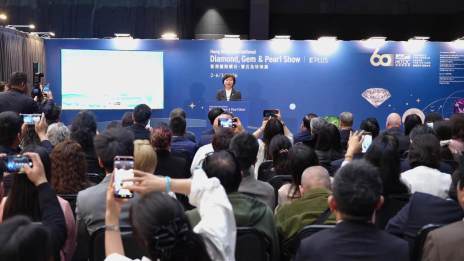 王丽媛到香港考察对接名企商会 共谋绿松石产业国际化发展