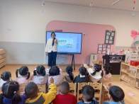 县实验幼儿园：交通安全润童心 平安相伴护成长