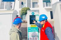 縣供電公司檢查充電樁 為綠色出行續航