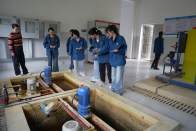 县自来水公司观摩学习自动化制水工艺