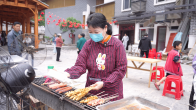水街小店：本地人守着“家门口”增收 