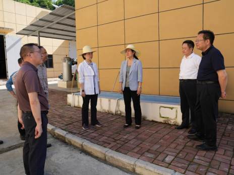 邹桂香来我县调研城关垃圾填埋场污染防治工作