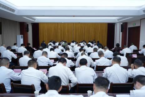 曾祥成主持召开县委常委会会议 