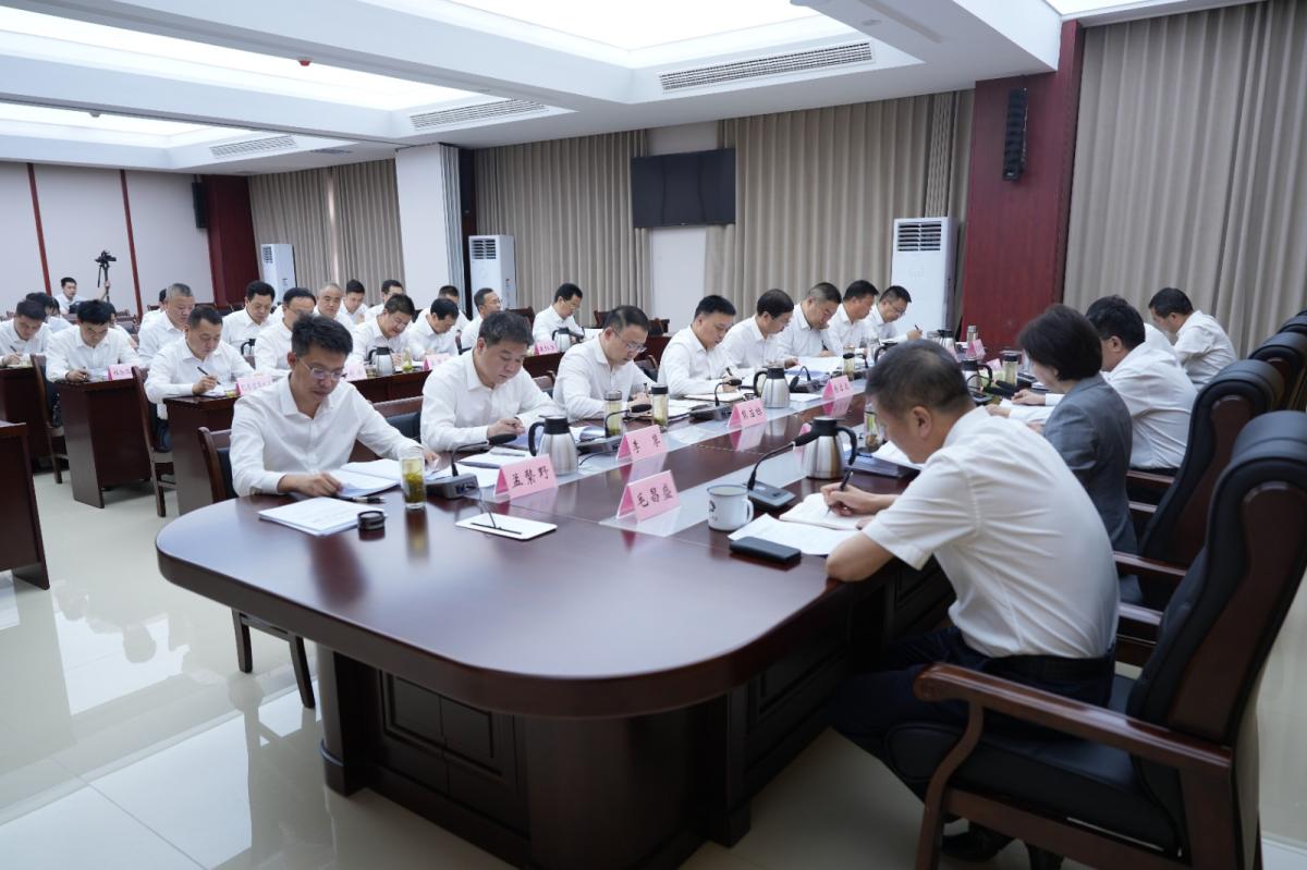 曾祥成主持召開縣委樹立和踐行正確政績觀學(xué)習(xí)教育“為民造福”專題研討會議