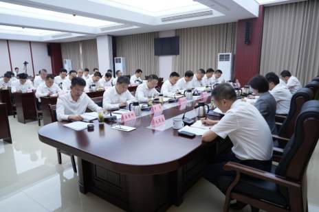 曾祥成主持召开县委树立和践行正确政绩观学习教育“为民造福”专题研讨会议
