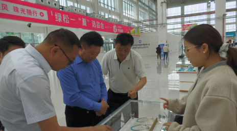 省調(diào)研組調(diào)研我縣文明實踐與特色產(chǎn)業(yè)發(fā)展