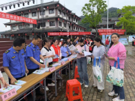 县城管执法局积极参与“6.5”环境日主题宣传活动