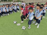 双坝小学：以足球为纽带  幼小牵手绿茵场