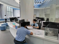 政务服务暖人心 延时服务彰显责任与担当