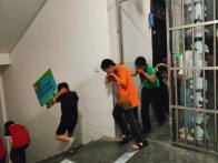 擂鼓镇小学开展宿舍夜间消防应急演练