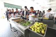 宝丰镇宝丰中学：让学生吃饱吃好吃得健康