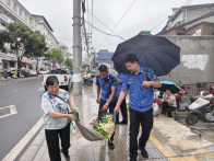 县城管执法局集中整治市容市貌