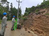 县供电公司清障排险 确保电网线路安全运行