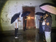 擂鼓镇为困难群众撑起汛期安全“保护伞”