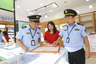 县市场监管局加强眼镜制配行业监管力度