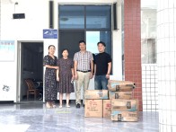 麻家渡镇：爱心人士为家乡的福利院献爱心