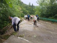 文峰乡：清淤清渣清落石 保路保畅保安全