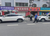 城管交警联合行动 共筑城市安全屏障