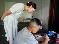 秦古镇：关爱润童心 守护伴成长