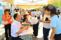 竹山二中2024级新生报名规范有序